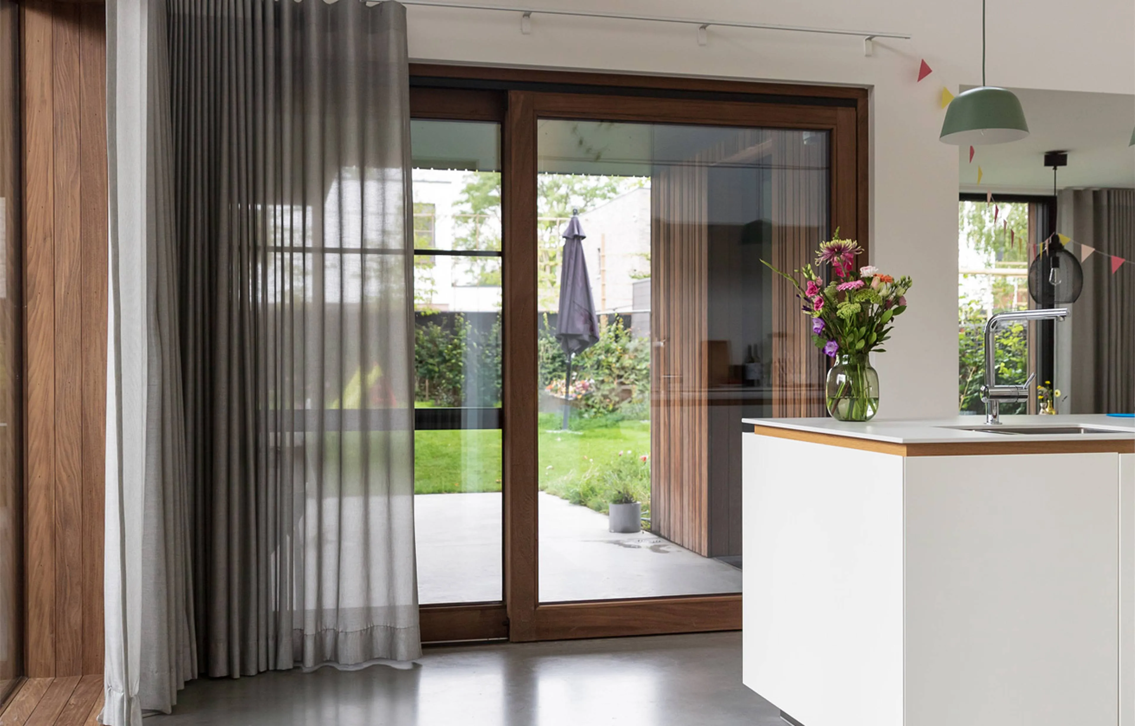 Houten schuifpui reparatie en onderhoud - wielen vervangen