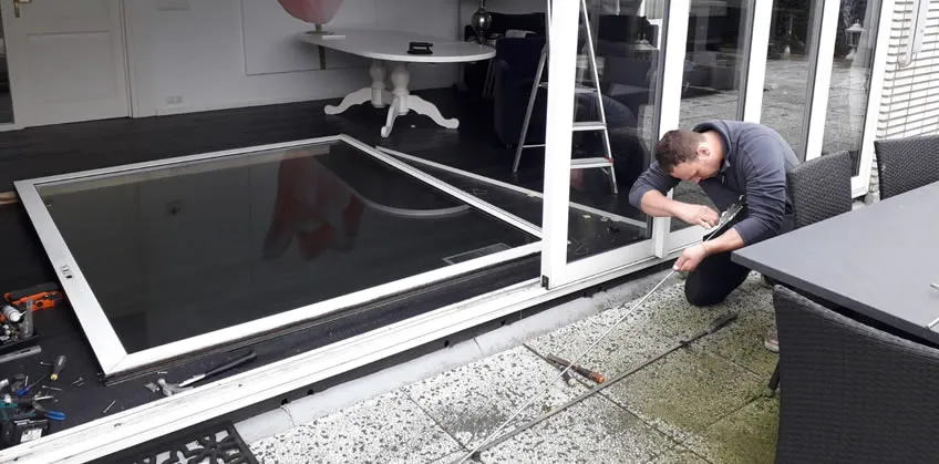 Mijn schuifpui gaat zwaar open: Oorzaken & Oplossingen